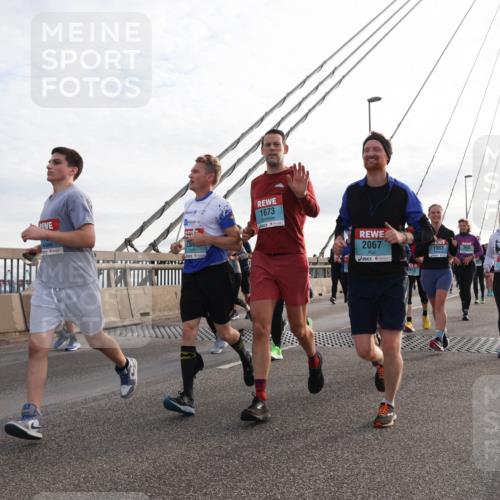 03.10.2024 - Köhlbrandbrückenlauf Matties Gatica Varas http://msf.ph/oto/7201536 03.10.2024 09:30:41 Position 2 200, 1673, 2067, 1963, 2174 meine-sportfotos.de