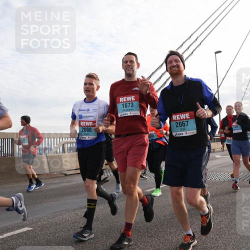 03.10.2024 - Köhlbrandbrückenlauf Matties Gatica Varas http://msf.ph/oto/7201546 03.10.2024 09:30:41 Position 2 1758, 1945, 2068, 1673, 2067, 598, 2978, 1963, 2174 meine-sportfotos.de