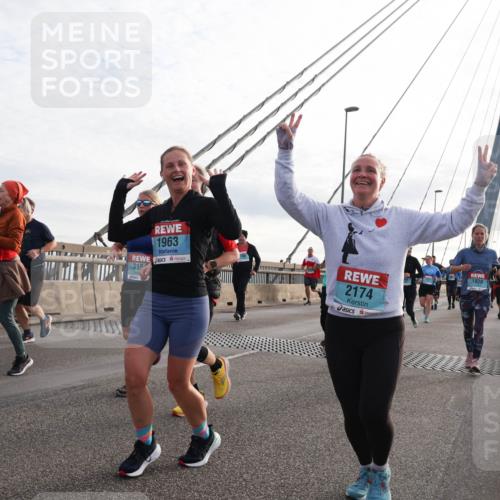 03.10.2024 - Köhlbrandbrückenlauf Matties Gatica Varas http://msf.ph/oto/7201604 03.10.2024 09:30:42 Position 2 2534, 2, 1963, 315, 2174, 1828 meine-sportfotos.de