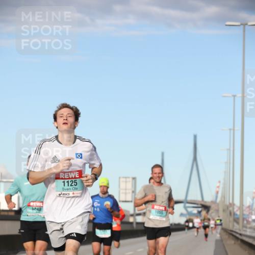 03.10.2024 - Köhlbrandbrückenlauf Fuchs,  Jonas http://msf.ph/oto/7201633 03.10.2024 09:39:51 Position 3 1125, 1248, 1345, 1055 meine-sportfotos.de