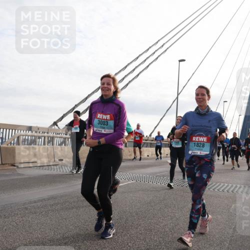 03.10.2024 - Köhlbrandbrückenlauf Matties Gatica Varas http://msf.ph/oto/7201657 03.10.2024 09:30:44 Position 2 3003, 1986, 1940, 1828 meine-sportfotos.de