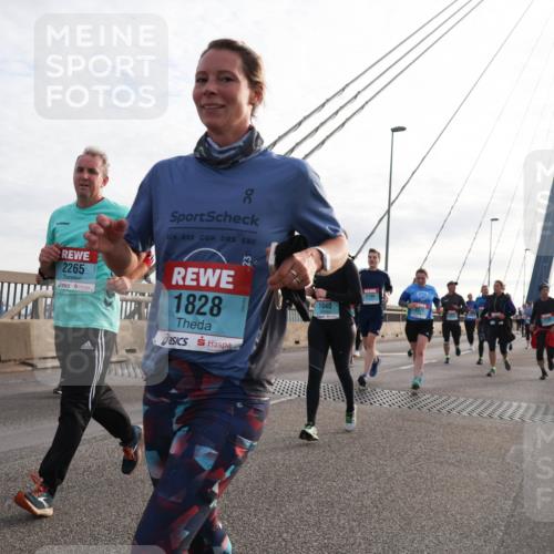 03.10.2024 - Köhlbrandbrückenlauf Matties Gatica Varas http://msf.ph/oto/7201697 03.10.2024 09:30:44 Position 2 2265, 1828, 1940 meine-sportfotos.de