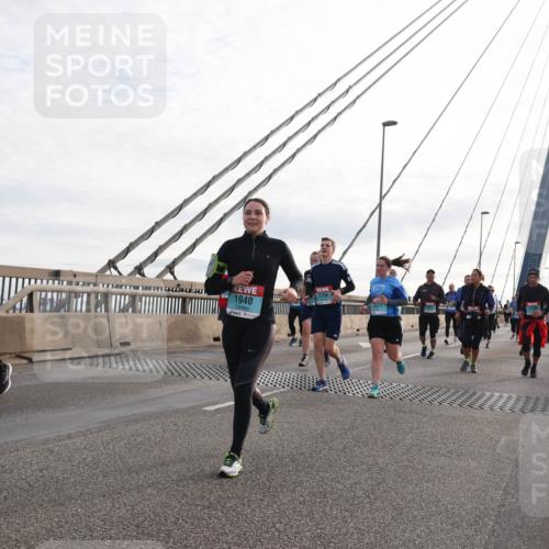 03.10.2024 - Köhlbrandbrückenlauf Matties Gatica Varas http://msf.ph/oto/7201735 03.10.2024 09:30:45 Position 2 1940 meine-sportfotos.de