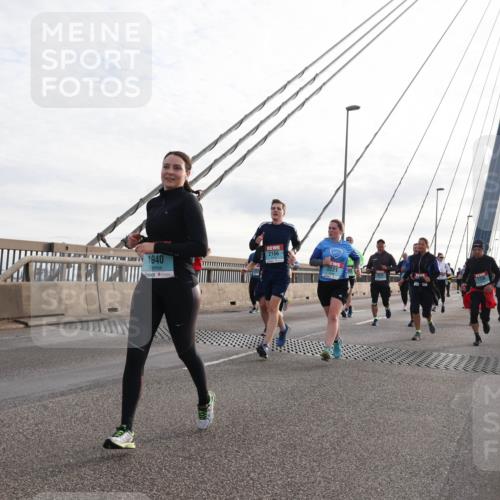 03.10.2024 - Köhlbrandbrückenlauf Matties Gatica Varas http://msf.ph/oto/7201749 03.10.2024 09:30:45 Position 2 1986, 1940, 2166, 2221 meine-sportfotos.de