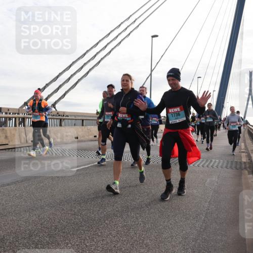 03.10.2024 - Köhlbrandbrückenlauf Matties Gatica Varas http://msf.ph/oto/7201818 03.10.2024 09:30:47 Position 2 402, 1736 meine-sportfotos.de