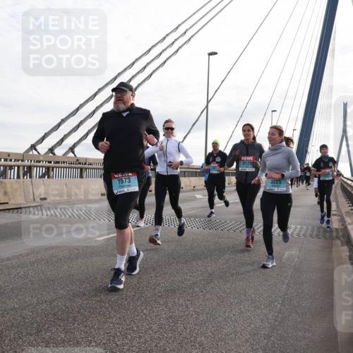 03.10.2024 - Köhlbrandbrückenlauf Matties Gatica Varas http://msf.ph/oto/7201881 03.10.2024 09:30:49 Position 2 2664, 1573, 3129, 3225 meine-sportfotos.de