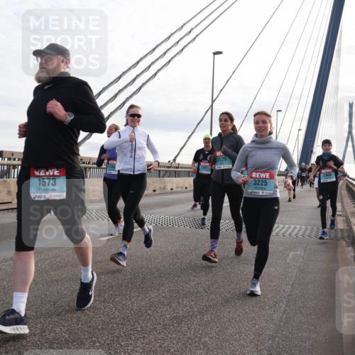 03.10.2024 - Köhlbrandbrückenlauf Matties Gatica Varas http://msf.ph/oto/7201894 03.10.2024 09:30:49 Position 2 1573, 2467, 180, 3129, 3225, 2466 meine-sportfotos.de