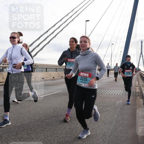 03.10.2024 - Köhlbrandbrückenlauf Matties Gatica Varas http://msf.ph/oto/7201906 03.10.2024 09:30:50 Position 2 3129, 3225, 2466 meine-sportfotos.de
