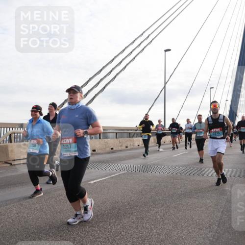 03.10.2024 - Köhlbrandbrückenlauf Matties Gatica Varas http://msf.ph/oto/7201965 03.10.2024 09:30:51 Position 2 2706, 2217, 2215 meine-sportfotos.de