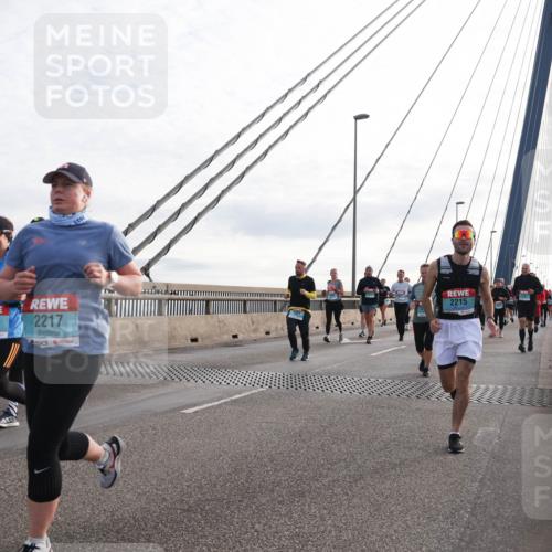 03.10.2024 - Köhlbrandbrückenlauf Matties Gatica Varas http://msf.ph/oto/7201972 03.10.2024 09:30:52 Position 2 2706, 2217, 2215 meine-sportfotos.de