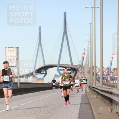 03.10.2024 - Köhlbrandbrückenlauf Fuchs,  Jonas http://msf.ph/oto/7201995 03.10.2024 09:39:59 Position 3 1015, 1027 meine-sportfotos.de