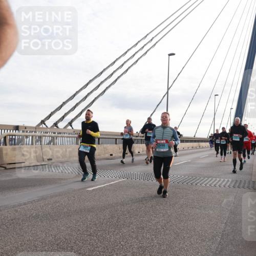 03.10.2024 - Köhlbrandbrückenlauf Matties Gatica Varas http://msf.ph/oto/7202007 03.10.2024 09:30:53 Position 2 1829, 2498 meine-sportfotos.de