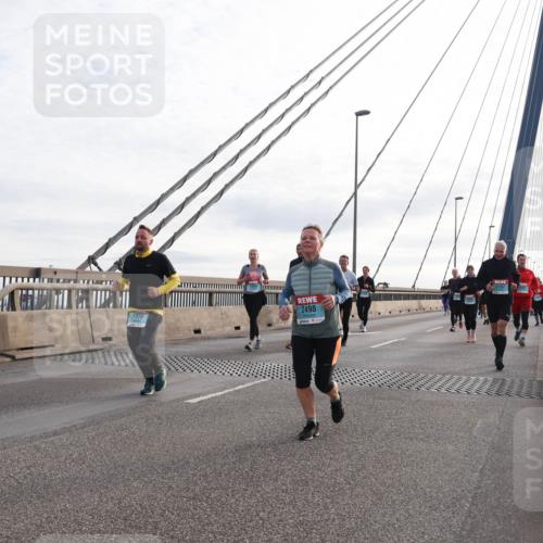 03.10.2024 - Köhlbrandbrückenlauf Matties Gatica Varas http://msf.ph/oto/7202015 03.10.2024 09:30:53 Position 2 1829, 2498 meine-sportfotos.de