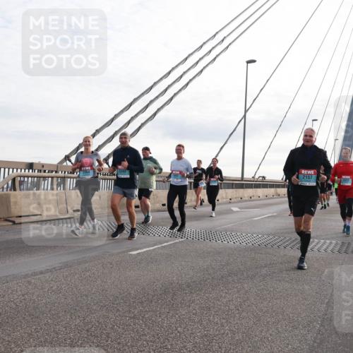 03.10.2024 - Köhlbrandbrückenlauf Matties Gatica Varas http://msf.ph/oto/7202064 03.10.2024 09:30:55 Position 2 2504, 2364, 1601, 2157, 2022 meine-sportfotos.de