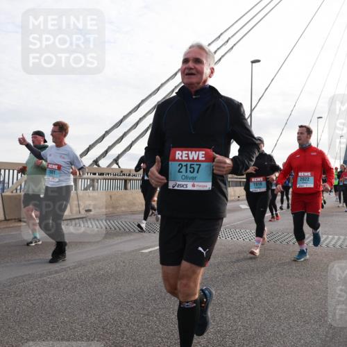 03.10.2024 - Köhlbrandbrückenlauf Matties Gatica Varas http://msf.ph/oto/7202093 03.10.2024 09:30:56 Position 2 2157, 2022, 1601, 1916 meine-sportfotos.de