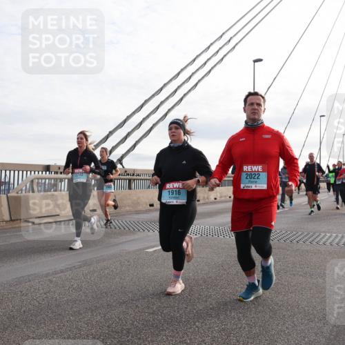 03.10.2024 - Köhlbrandbrückenlauf Matties Gatica Varas http://msf.ph/oto/7202115 03.10.2024 09:30:57 Position 2 3248, 1916, 2022 meine-sportfotos.de