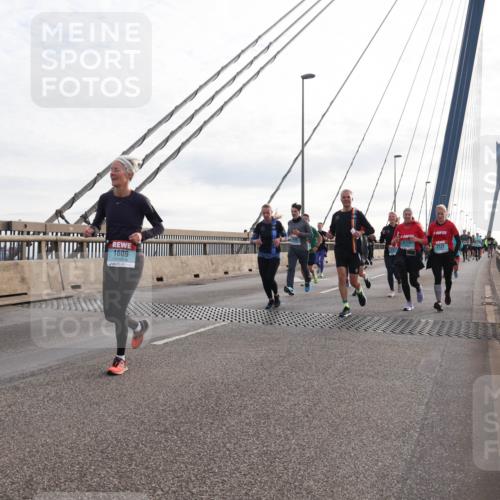 03.10.2024 - Köhlbrandbrückenlauf Matties Gatica Varas http://msf.ph/oto/7202152 03.10.2024 09:30:58 Position 2 1609, 2124 meine-sportfotos.de