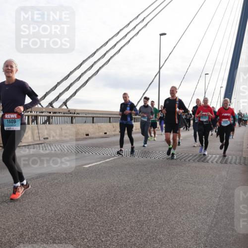 03.10.2024 - Köhlbrandbrückenlauf Matties Gatica Varas http://msf.ph/oto/7202161 03.10.2024 09:30:59 Position 2 1609, 2124, 2125 meine-sportfotos.de