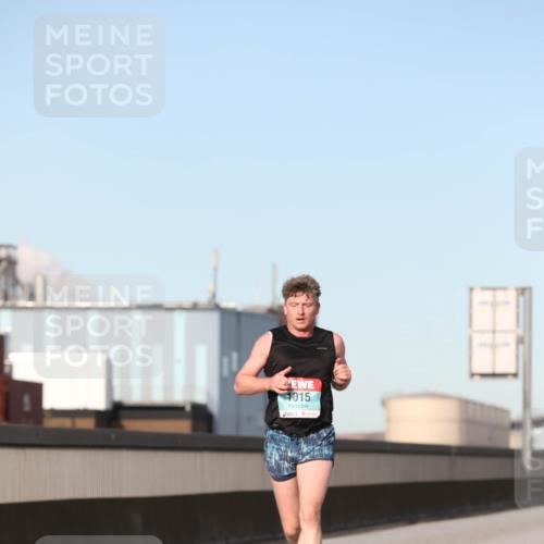 03.10.2024 - Köhlbrandbrückenlauf Fuchs,  Jonas http://msf.ph/oto/7202183 03.10.2024 09:40:02 Position 3 1015 meine-sportfotos.de