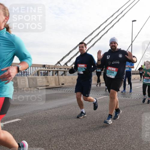 03.10.2024 - Köhlbrandbrückenlauf Matties Gatica Varas http://msf.ph/oto/7202311 03.10.2024 09:31:04 Position 2 2406, 2392, 17, 2394, 281, 1135, 1966 meine-sportfotos.de