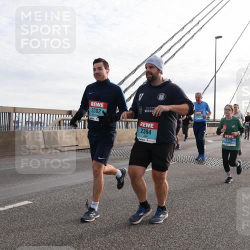 03.10.2024 - Köhlbrandbrückenlauf Matties Gatica Varas http://msf.ph/oto/7202323 03.10.2024 09:31:04 Position 2 2281, 2392, 2394, 1135, 1966 meine-sportfotos.de