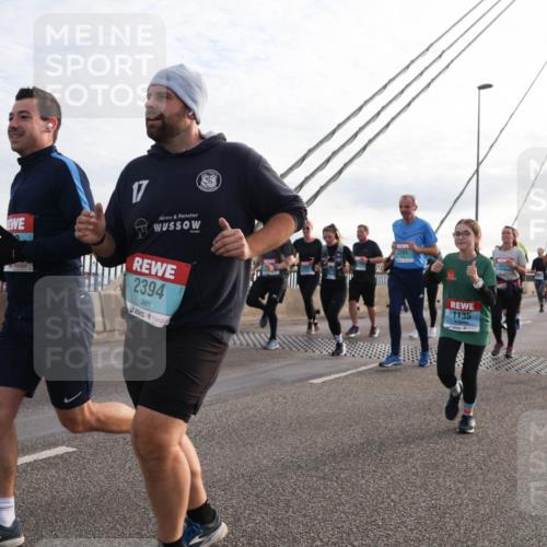 03.10.2024 - Köhlbrandbrückenlauf Matties Gatica Varas http://msf.ph/oto/7202328 03.10.2024 09:31:05 Position 2 17, 2394, 2281, 1135, 1847, 1966 meine-sportfotos.de