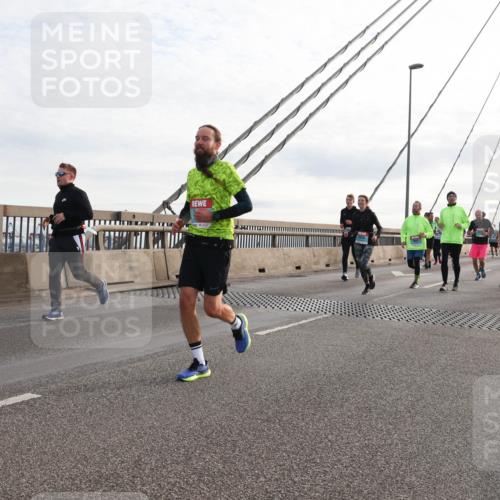 03.10.2024 - Köhlbrandbrückenlauf Matties Gatica Varas http://msf.ph/oto/7202386 03.10.2024 09:31:08 Position 2  meine-sportfotos.de