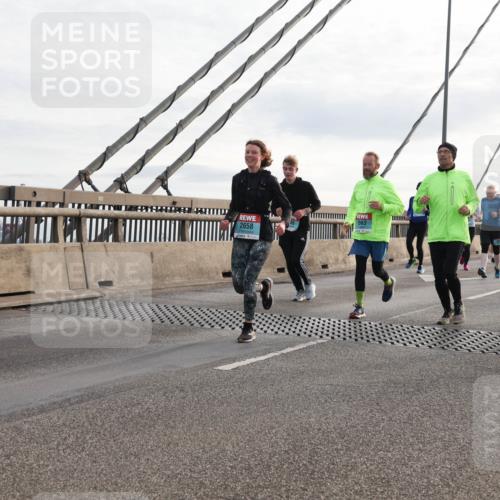 03.10.2024 - Köhlbrandbrückenlauf Matties Gatica Varas http://msf.ph/oto/7202409 03.10.2024 09:31:09 Position 2 1408, 1863, 2658, 140 meine-sportfotos.de