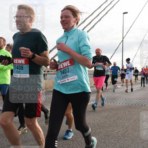 03.10.2024 - Köhlbrandbrückenlauf Matties Gatica Varas http://msf.ph/oto/7202488 03.10.2024 09:31:11 Position 2 63, 1408, 1407, 2559, 3275 meine-sportfotos.de