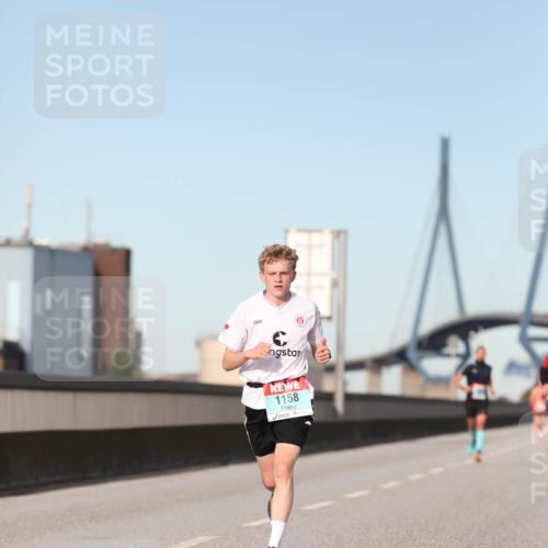 03.10.2024 - Köhlbrandbrückenlauf Fuchs,  Jonas http://msf.ph/oto/7202561 03.10.2024 09:40:09 Position 3 1158 meine-sportfotos.de