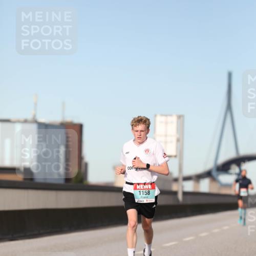 03.10.2024 - Köhlbrandbrückenlauf Fuchs,  Jonas http://msf.ph/oto/7202610 03.10.2024 09:40:10 Position 3 1158 meine-sportfotos.de
