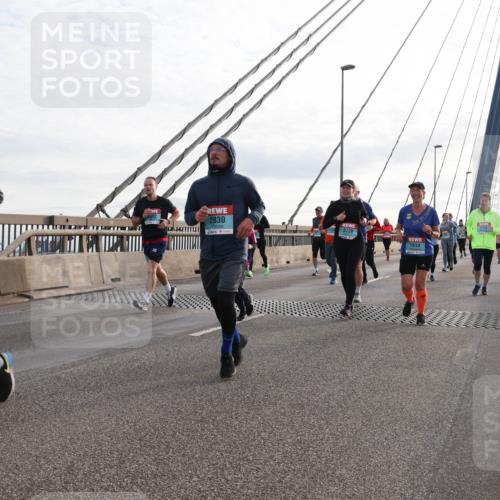 03.10.2024 - Köhlbrandbrückenlauf Matties Gatica Varas http://msf.ph/oto/7202615 03.10.2024 09:31:14 Position 2 2023, 2830, 3729, 1514 meine-sportfotos.de