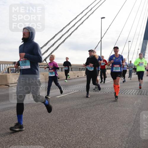 03.10.2024 - Köhlbrandbrückenlauf Matties Gatica Varas http://msf.ph/oto/7202637 03.10.2024 09:31:15 Position 2 122, 2830, 3729, 3190, 1514, 2126 meine-sportfotos.de