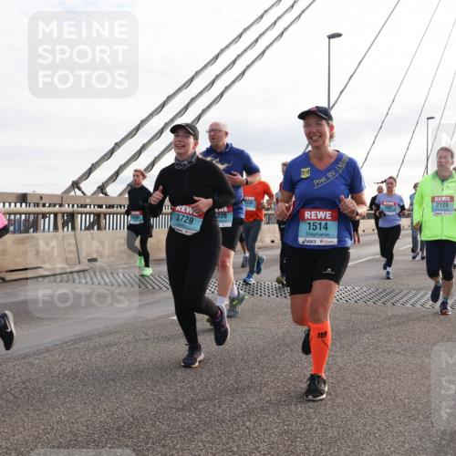 03.10.2024 - Köhlbrandbrückenlauf Matties Gatica Varas http://msf.ph/oto/7202659 03.10.2024 09:31:16 Position 2 10, 3190, 1286, 3729, 770, 2126, 2963, 1514, 1507 meine-sportfotos.de