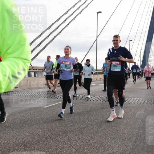 03.10.2024 - Köhlbrandbrückenlauf Matties Gatica Varas http://msf.ph/oto/7202726 03.10.2024 09:31:18 Position 2 1507, 2708, 2963 meine-sportfotos.de