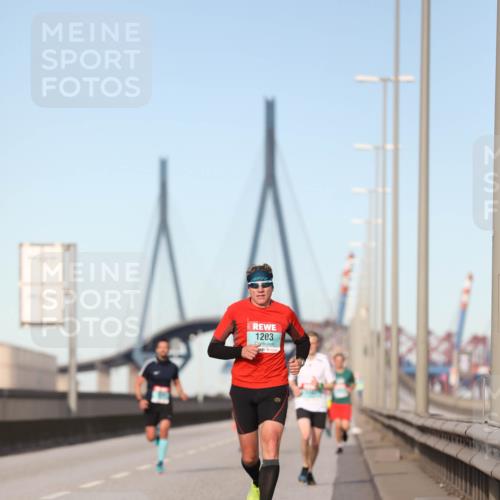 03.10.2024 - Köhlbrandbrückenlauf Fuchs,  Jonas http://msf.ph/oto/7202750 03.10.2024 09:40:13 Position 3 1203 meine-sportfotos.de