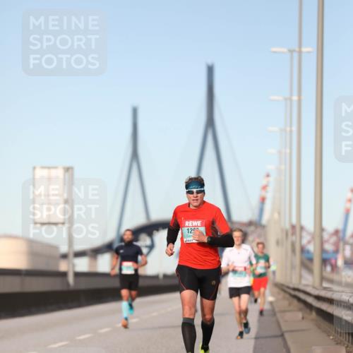 03.10.2024 - Köhlbrandbrückenlauf Fuchs,  Jonas http://msf.ph/oto/7202776 03.10.2024 09:40:13 Position 3 123 meine-sportfotos.de