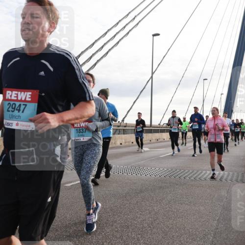 03.10.2024 - Köhlbrandbrückenlauf Matties Gatica Varas http://msf.ph/oto/7202789 03.10.2024 09:31:20 Position 2 2026, 2947, 1837 meine-sportfotos.de