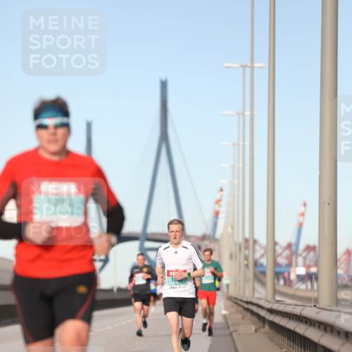 03.10.2024 - Köhlbrandbrückenlauf Fuchs,  Jonas http://msf.ph/oto/7202802 03.10.2024 09:40:17 Position 3 1000 meine-sportfotos.de