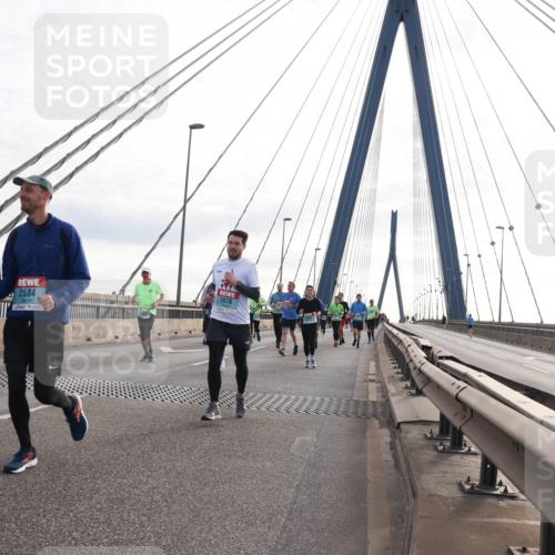 03.10.2024 - Köhlbrandbrückenlauf Matties Gatica Varas http://msf.ph/oto/7202866 03.10.2024 09:31:23 Position 2 1870, 2584, 3076, 2609 meine-sportfotos.de