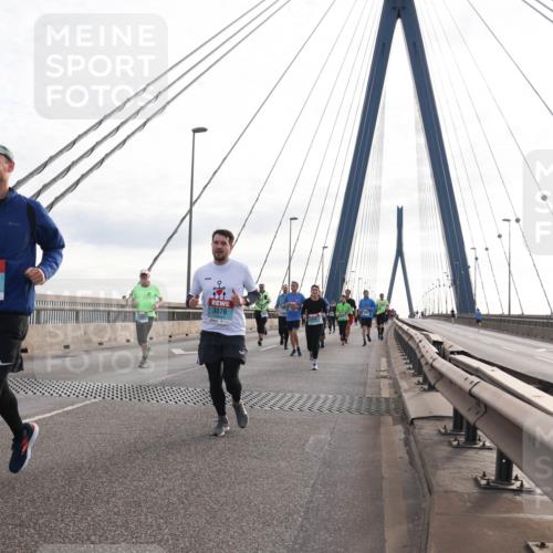 03.10.2024 - Köhlbrandbrückenlauf Matties Gatica Varas http://msf.ph/oto/7202872 03.10.2024 09:31:23 Position 2 2609, 2584, 3076 meine-sportfotos.de