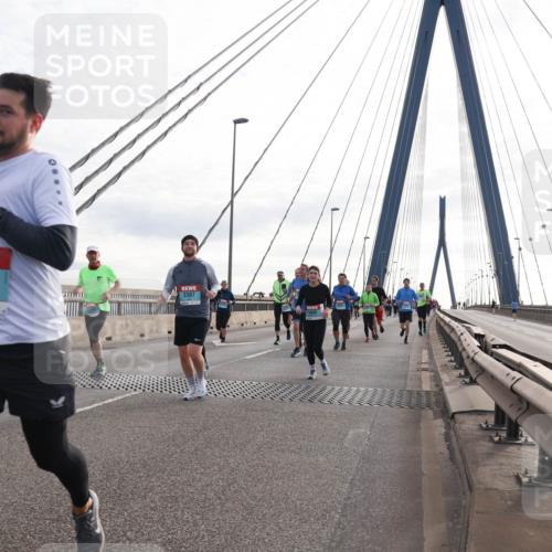 03.10.2024 - Köhlbrandbrückenlauf Matties Gatica Varas http://msf.ph/oto/7202887 03.10.2024 09:31:24 Position 2 3076, 2387 meine-sportfotos.de