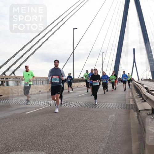 03.10.2024 - Köhlbrandbrückenlauf Matties Gatica Varas http://msf.ph/oto/7202898 03.10.2024 09:31:24 Position 2 2387, 1040 meine-sportfotos.de