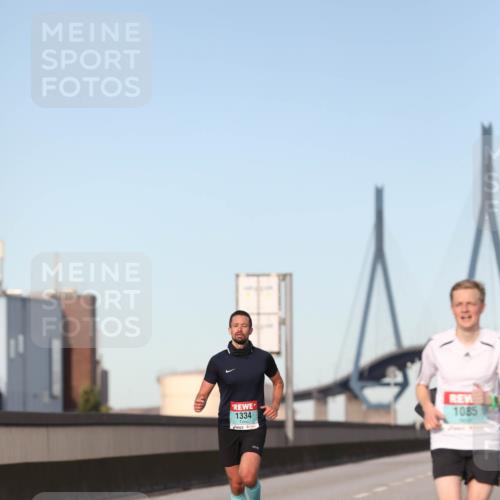 03.10.2024 - Köhlbrandbrückenlauf Fuchs,  Jonas http://msf.ph/oto/7202901 03.10.2024 09:40:19 Position 3 1334, 1085 meine-sportfotos.de