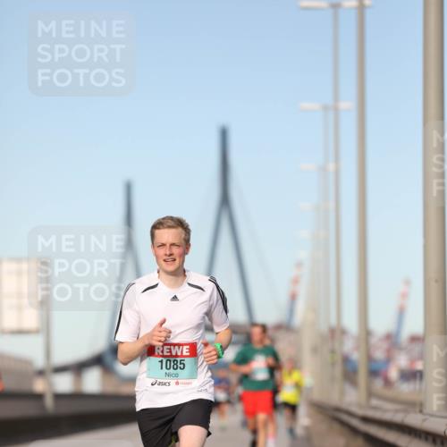 03.10.2024 - Köhlbrandbrückenlauf Fuchs,  Jonas http://msf.ph/oto/7202952 03.10.2024 09:40:20 Position 3 1085 meine-sportfotos.de