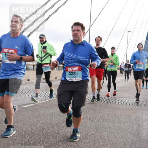 03.10.2024 - Köhlbrandbrückenlauf Matties Gatica Varas http://msf.ph/oto/7203003 03.10.2024 09:31:28 Position 2 19, 98, 2143, 3335, 2705, 2561 meine-sportfotos.de