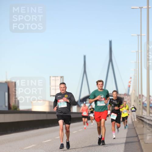 03.10.2024 - Köhlbrandbrückenlauf Fuchs,  Jonas http://msf.ph/oto/7203033 03.10.2024 09:40:25 Position 3 1115, 9, 1077, 1057 meine-sportfotos.de