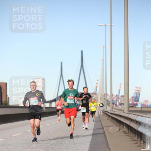 03.10.2024 - Köhlbrandbrückenlauf Fuchs,  Jonas http://msf.ph/oto/7203066 03.10.2024 09:40:26 Position 3 1115, 29, 1077, 1057 meine-sportfotos.de