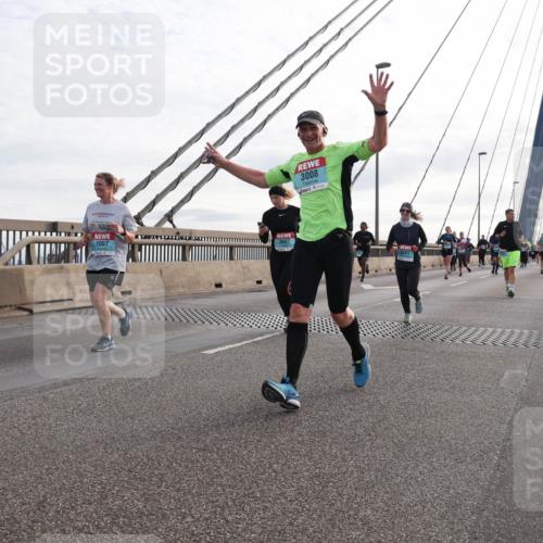 03.10.2024 - Köhlbrandbrückenlauf Matties Gatica Varas http://msf.ph/oto/7203089 03.10.2024 09:31:31 Position 2 1007, 3607, 3008 meine-sportfotos.de