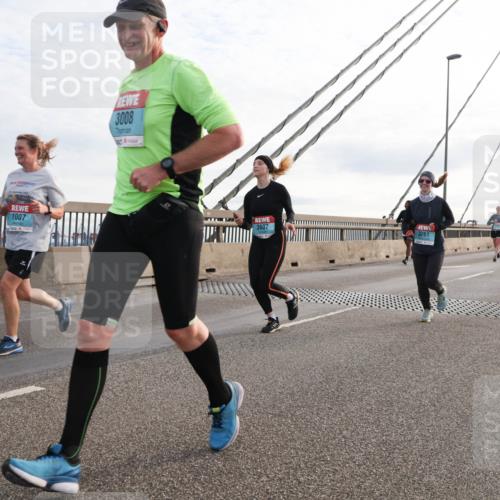 03.10.2024 - Köhlbrandbrückenlauf Matties Gatica Varas http://msf.ph/oto/7203114 03.10.2024 09:31:32 Position 2 1007, 3008, 3607, 3261 meine-sportfotos.de